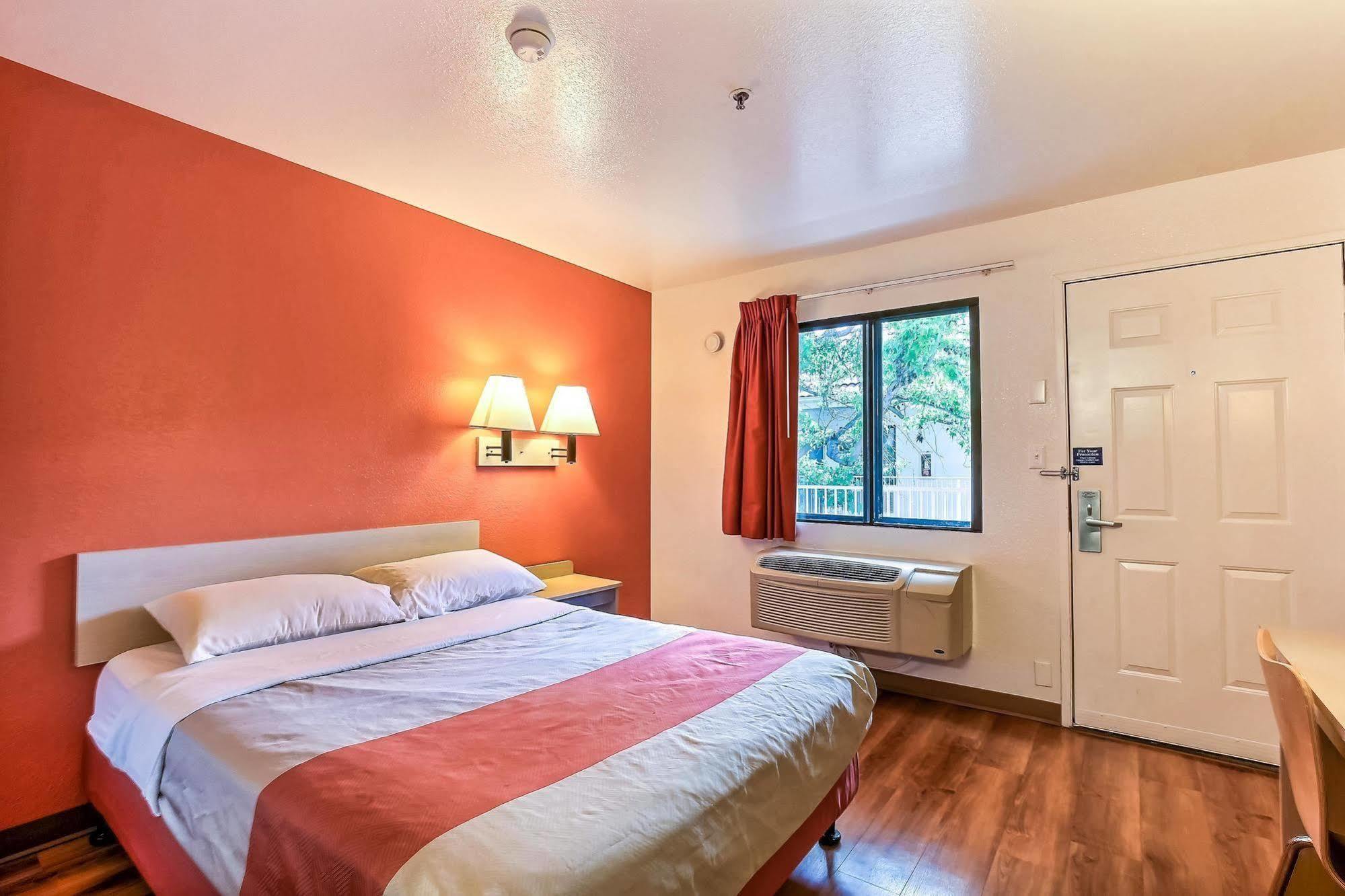 Motel 6-Pinole, Ca Zewnętrze zdjęcie
