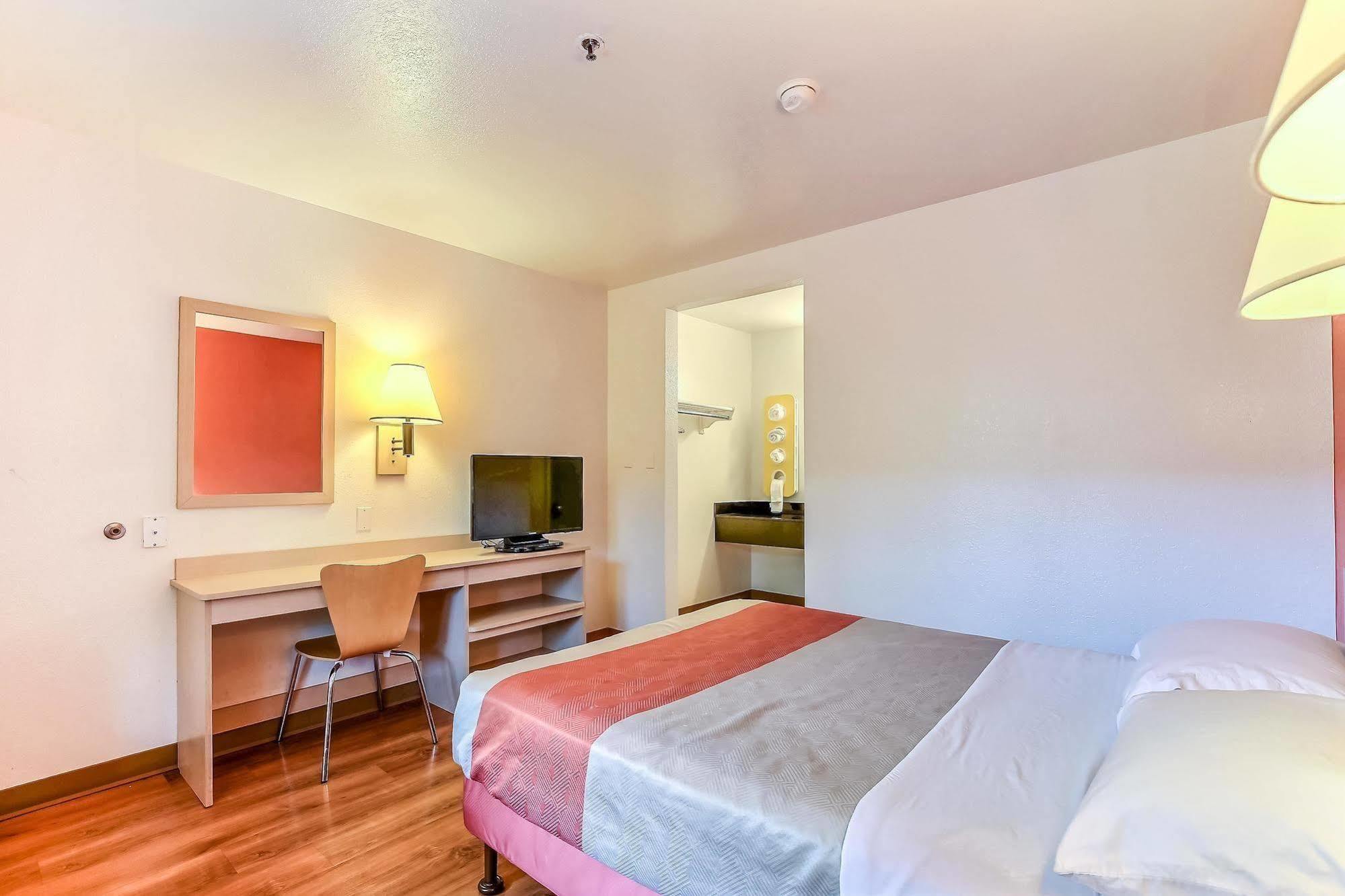 Motel 6-Pinole, Ca Zewnętrze zdjęcie