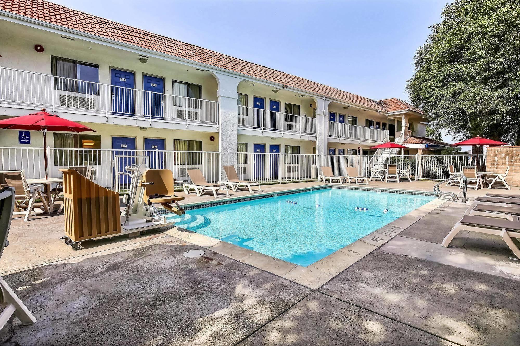 Motel 6-Pinole, Ca Zewnętrze zdjęcie